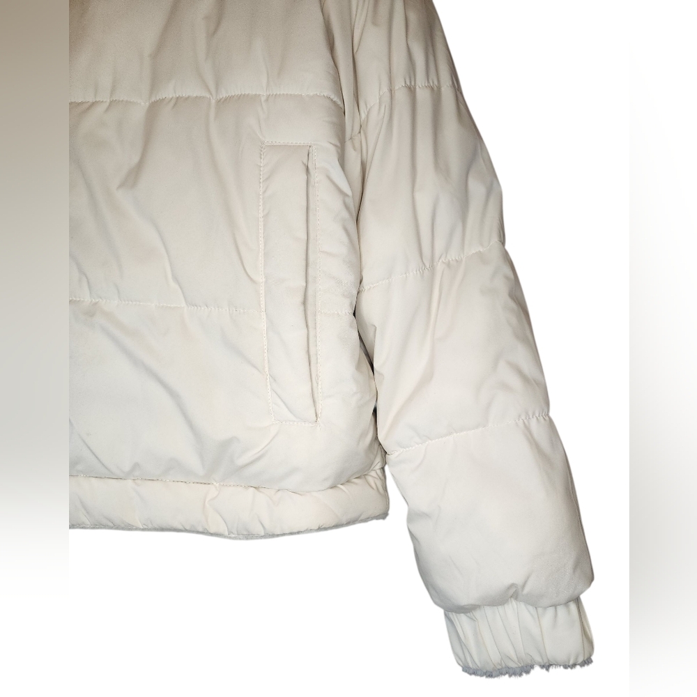 AMERICAN EAGLE white reversible puffer jacket, size S -MISSING HOOD- - Picture 4 of 7